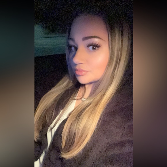 Hi my name is Tam, everything in my closet is OBO so make me a REASONABLE offer! - Picture 7 of 7